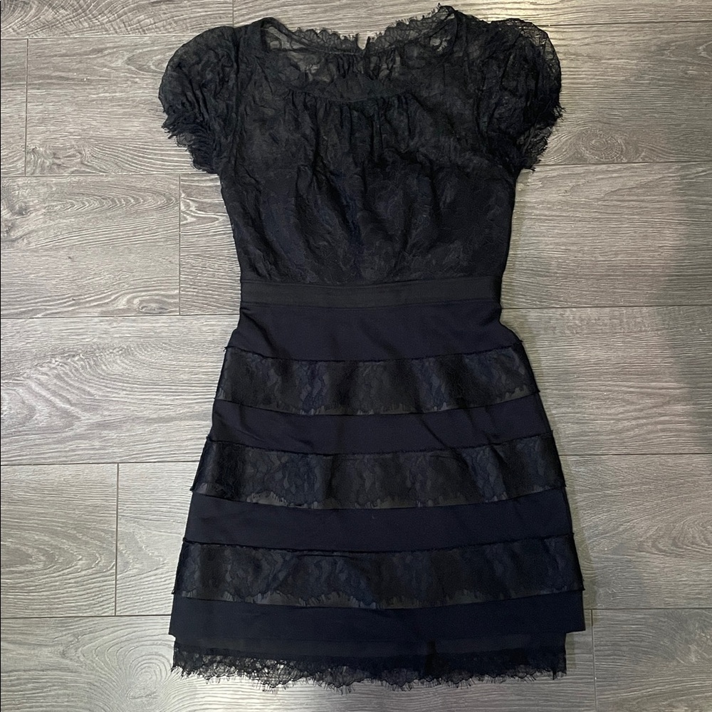 BCBG MAXAZRIA  black lace cocktail dress Size 4
